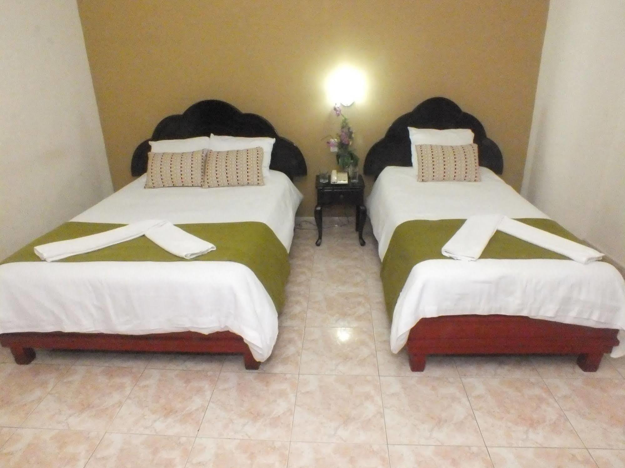 Hotel Puerta Del Sol Давид Экстерьер фото